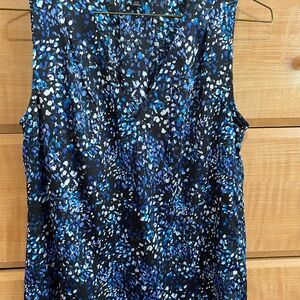 Banana Republic Sleeveless v-neck blouse XS Black blue purple